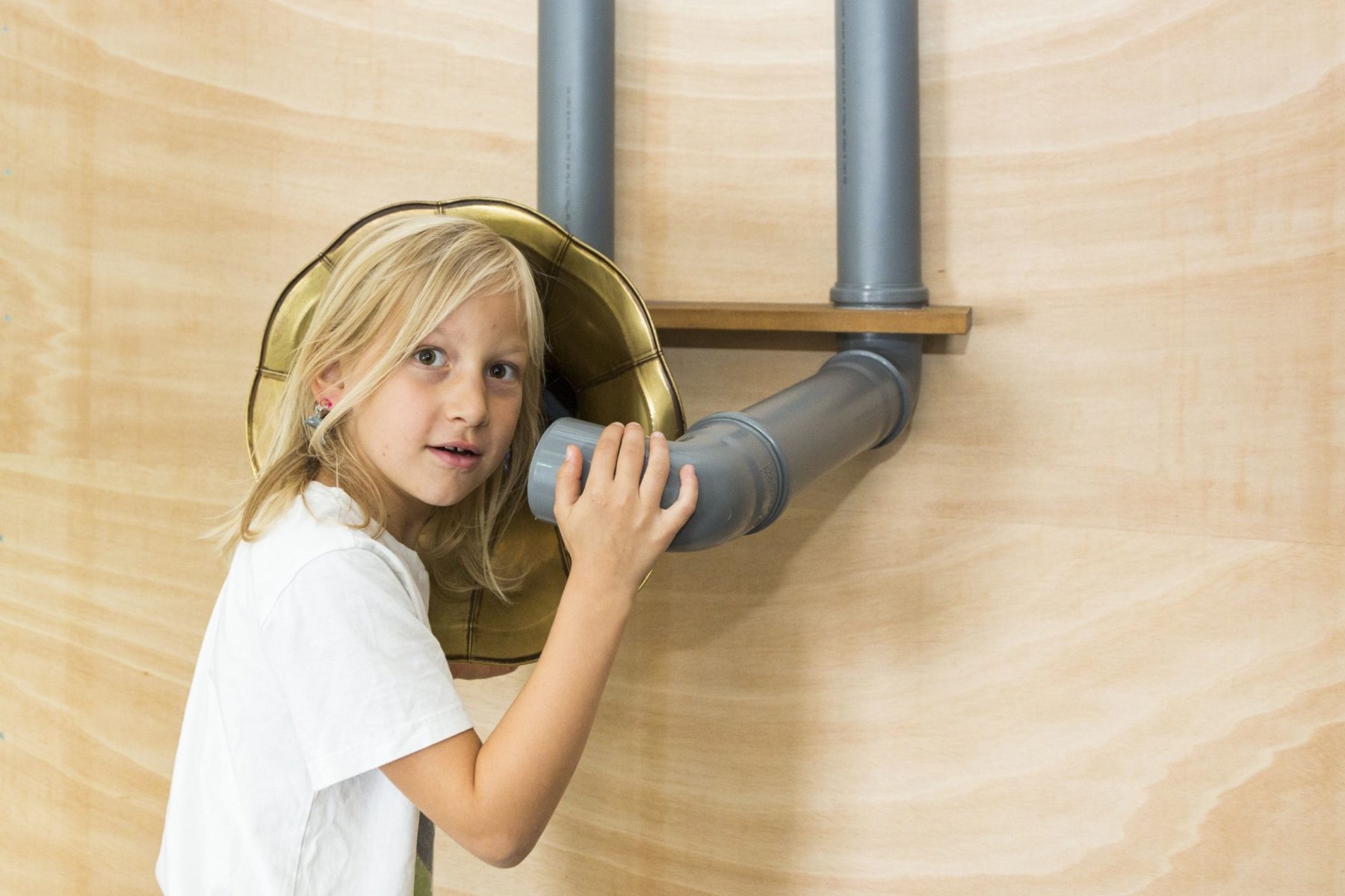 Kindermuseum_Hör mal wer da guckt!_Hört mich da wer, obwohl ich 50m entfernt bin?